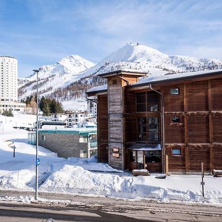 Chalet Weal Aparthotel Sestriere Exterior photo