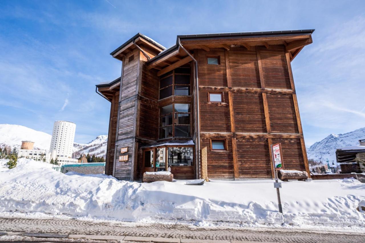 Chalet Weal Aparthotel Sestriere Exterior photo